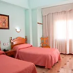 Paris בית הארחה La Línea de la Concepción
