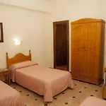 Paris بيت ضيافة *