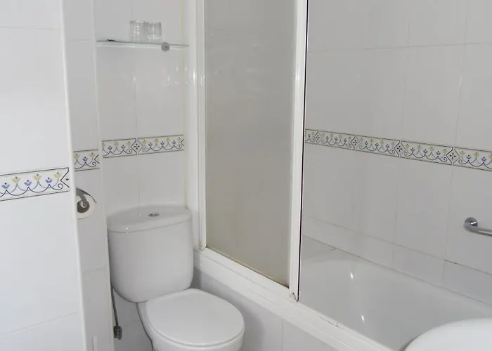 בית הארחה Paris La Línea de la Concepción